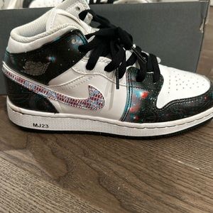 Jordan mid 1 Galaxy Space sneaker.